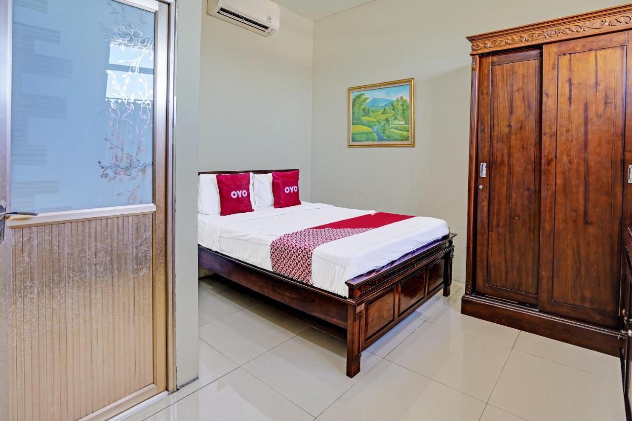 Oyo 91587 Griya Buah De5 Syariah Hotel Sidoarjo Kültér fotó