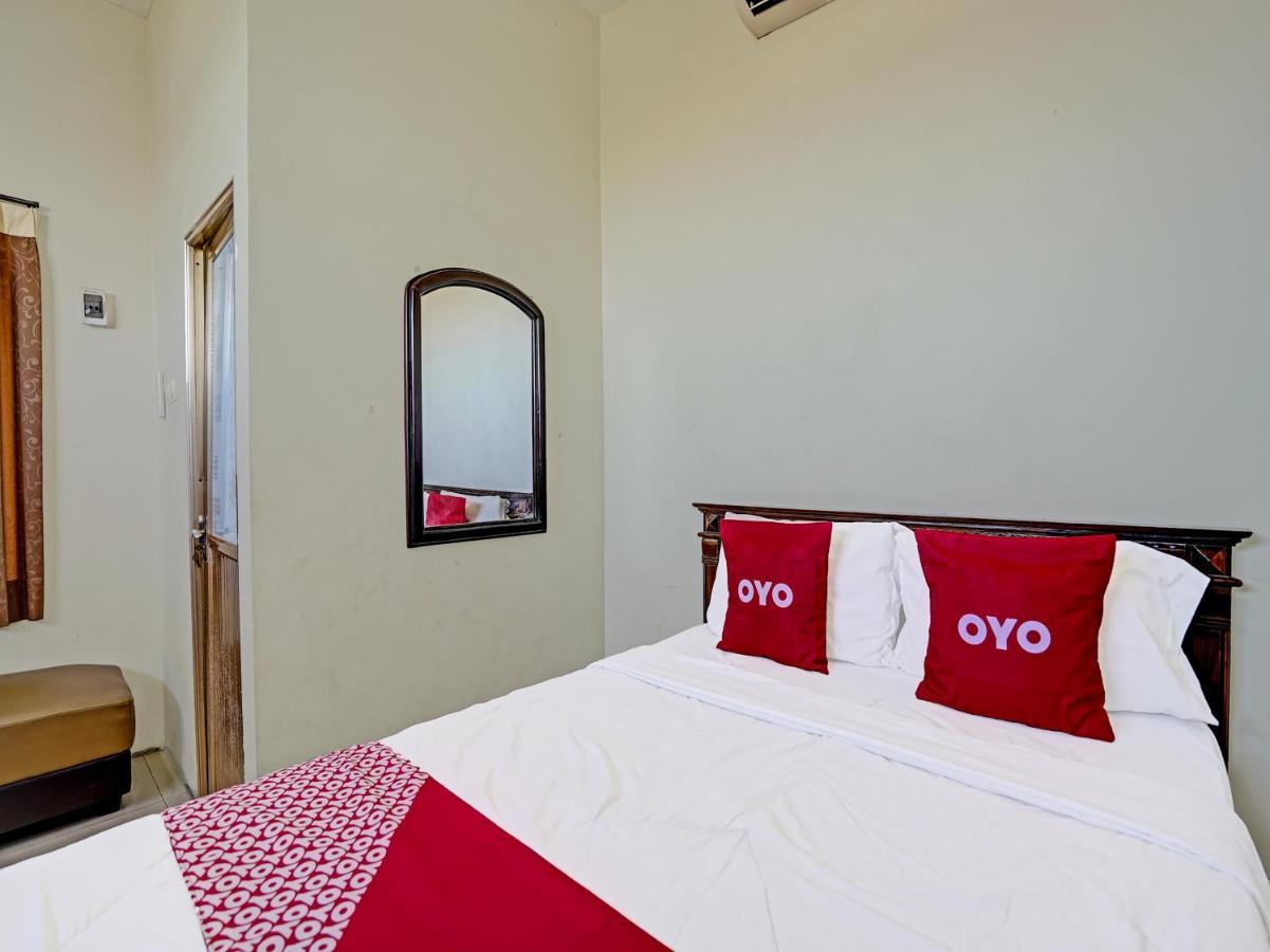 Oyo 91587 Griya Buah De5 Syariah Hotel Sidoarjo Kültér fotó